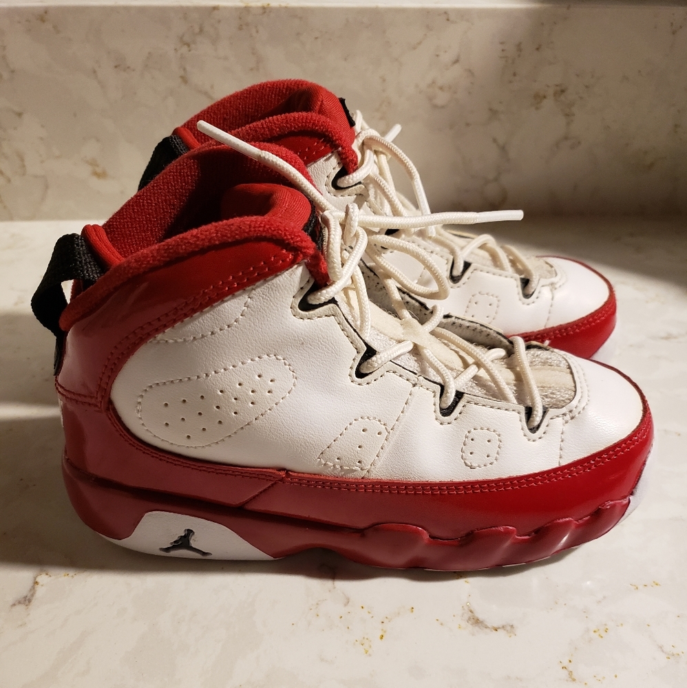 Air Jordan Retro 9